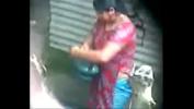Download Video Bokep desi indian aunty taking bath hidden cam terbaru
