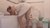 Nonton Video Bokep His young mother came over her son in the bathroom while he relaxed and almost fell a period period terbaru