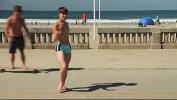 Bokep Hot Twink dancing in the beach with speedo bulge sol Novinho dan ccedil ando sunga na praia