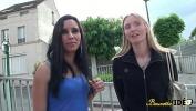 Download Video Bokep Kelly et Louna s 039 amusent avec un gode ceinture terbaru