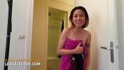 Bokep Online Cute Asian teen Xiaoyu Li repays you with her tight pussy terbaik