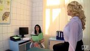 Download Video Bokep Busty Blonde slut gets fisted hard in the doctors Office terbaru