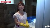 Bokep Mobile Cleaning maid looking for a big tip finds a big dick 3gp