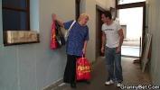 Bokep HD Old granny pleases an young guy terbaru