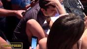 Bokep Video Brunette babe fucking guy from public gratis