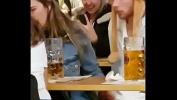 Nonton Video Bokep Voyeur Masturbare in Public sub Masa la Oktoberfest gratis