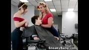 Nonton Video Bokep Hair Dressers Giving Client Sneaky Blowjob In The Shop online