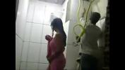 Nonton Bokep REAL Esposa safada toma banho na frente dos pedreiros enquanto marido trabalha 3gp online