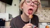 Video Bokep Terbaru Cute Babe Play with Candy and Sensual Fingering Solo terbaik