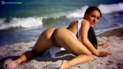 Nonton Video Bokep Honey Demon thinks erotic thoughts as she walks on the beach mp4