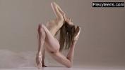 Bokep HD Blonde gymnast performs gymnastics gratis