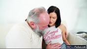 Link Bokep Euro Annie Wolf enjoys being licked by a grandpa n suck cock