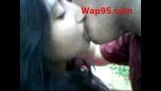 Bokep HD Indian college couple kiss outdoor 2020