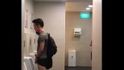 Video Bokep Quay len toilet mp4