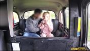 Nonton Video Bokep Sexy blonde babe sucks and rides cock in the taxi for free fare terbaru