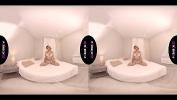 Film Bokep PORNBCN Smartphone Realidad virtual comma la milf Gina Snake se masturba para ti period VR hot