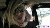 Video Bokep Fake driver fucks his tattooed passenger