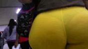 Bokep Baru Culona en leggins amarillos marcando tanga hot