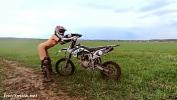 Nonton Video Bokep Naked woman riding a Dirt Bike gratis