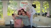 Download vidio Bokep Bigs Bunny comes to a family party terbaik