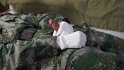 Nonton Video Bokep Chinese soldier handjob mp4