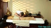 Nonton Video Bokep Asian teen gets massaged 2020