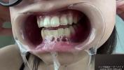 Bokep Video A woman shows her gums and sputs saliva terbaru