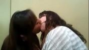 Video Bokep Terbaru Friends french kissing 3gp