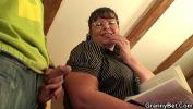 Video Bokep Guy picks up chubby mature plumper for play terbaru 2020