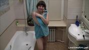 Bokep Hot Chick films herself acting nasty in the bathroom