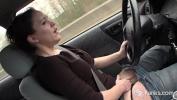 Nonton Video Bokep Sexy Lou driving and rubbing her wet pussy terbaru 2020