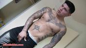 Download vidio Bokep Tatted gay Latin man jerking off terbaru 2020