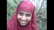 Vidio Bokep desi Bangla muslim Hijab beauty in forest gratis