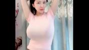 Download Video Bokep 公众号【91公社】性感巨乳美女乳搖抖奶合輯！！G奶乳搖壯觀美景你要看一眼嗎 3gp