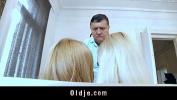 Bokep Hot Fat old man rimmed and sucked by two blonde teens terbaru