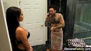 Video Bokep Terbaru Hot daughter seducing stepdad after seeing his cock in bathroom