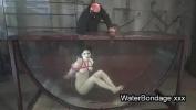 Download vidio Bokep Brunette in rope bondage dive in water terbaik