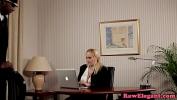 Vidio Bokep Interracial bosslady analized on office desk