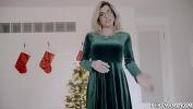 Video Bokep Cory Chase gives her stepson an early Christmas present by sucking his thick cock mp4