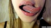 Nonton Bokep Sweet girl licking fingers 3gp online