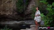 Video Bokep Terbaru Tight brunette cougar doing her daily yoga session by a lake hot