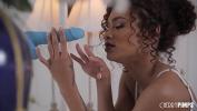 Nonton Video Bokep Scarlit Scandal loves licking her big blue dildo period She apos s getting herself hot and ready to enjoy pounding her pretty trimmed pussy herself period gratis