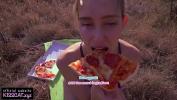 Video Bokep Skinny Girl Seduce Pizza with Cum and Fuck on the Street