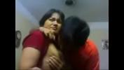 Nonton Bokep Amateur Indian couple kiss sensually close up
