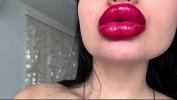 Link Bokep bimbo playing with her big fake lips online