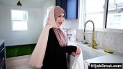 Video Bokep Terbaru Arab housewife in hijab catches husband masturbating online