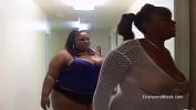 Video Bokep Supersized ebony duo with foul mouths work a white mans cock gratis