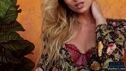 Nonton Film Bokep Very pretty blonde cougar model strips naked and shows off perfect body mp4