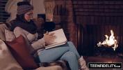 Nonton Video Bokep TEENFIDELITY Izzy Bell Creampied On The Couch online