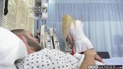 Video Bokep Tranny nurse Jenna Gargles swallowed big hard cock before hardcore anal sex